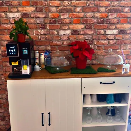 Dolce Di Monica Albergue *