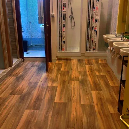 Dolce Di Monica Hostel Νάπολη